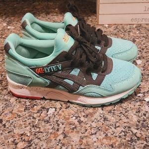 ASICS Gel-LYTEV sneakers